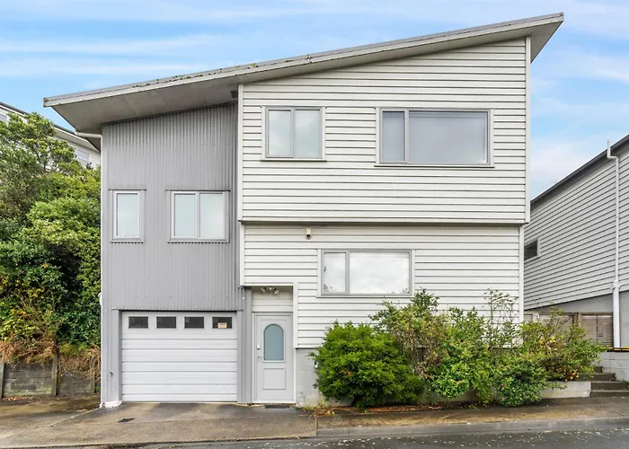 Urban Oasis - Johnsonville Holiday Home